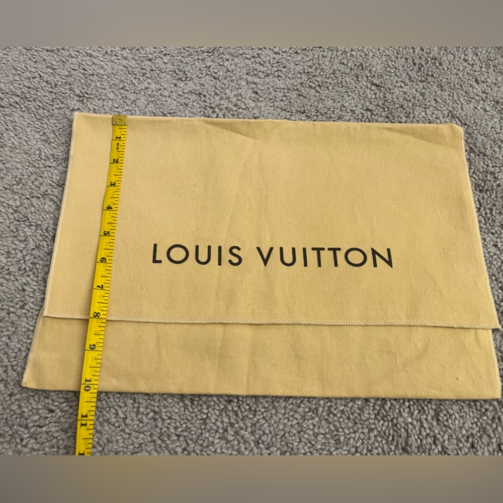 EUC Louis Vuitton dustbag